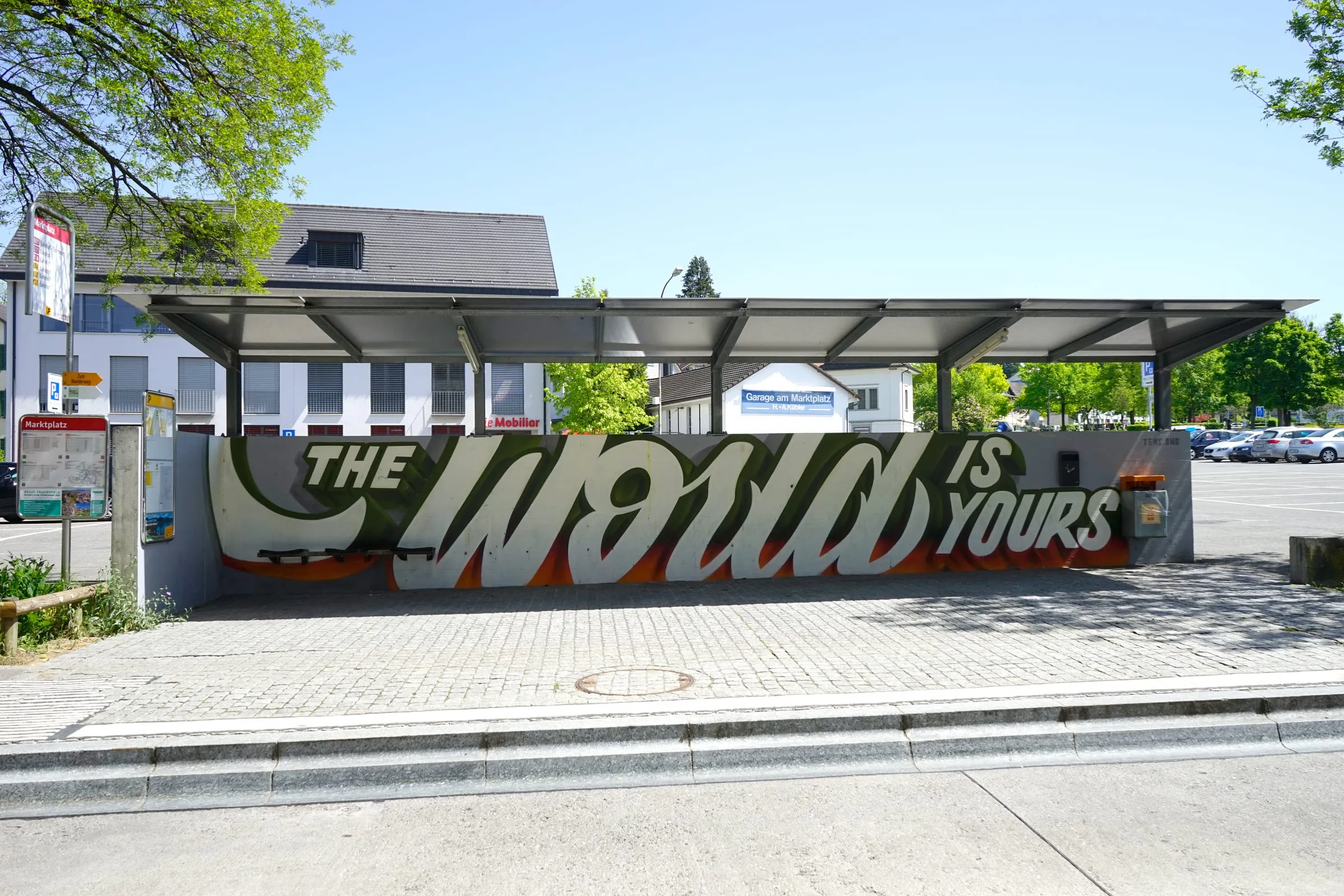 The World is Yours, Bild 2 von 3
